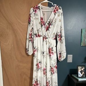 White floral dress size large. New without tags